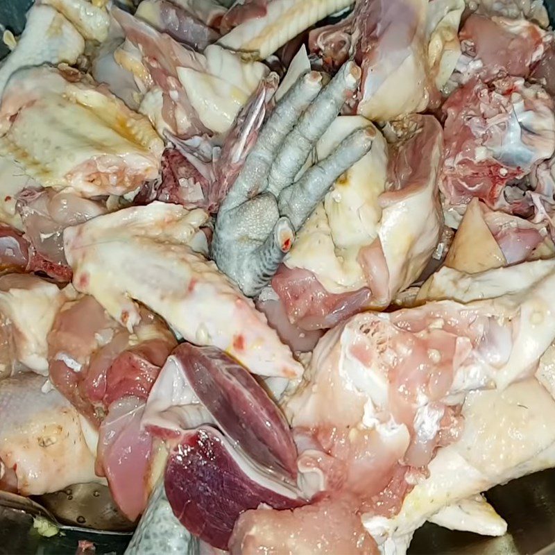 Step 4 Marinate the chicken Chicken cooked in a clay pot