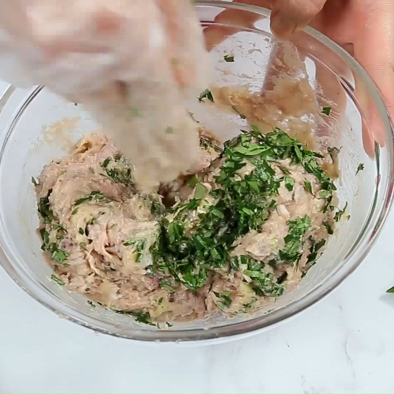 Step 2 Marinate the frog meat mixture