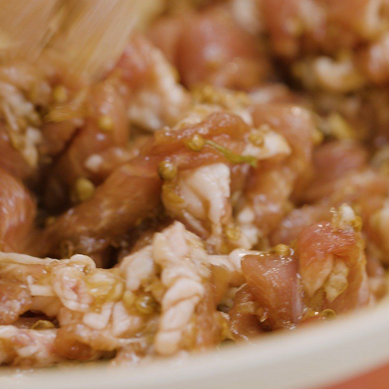 Step 3 Marinate the meat Thai-style grilled meat