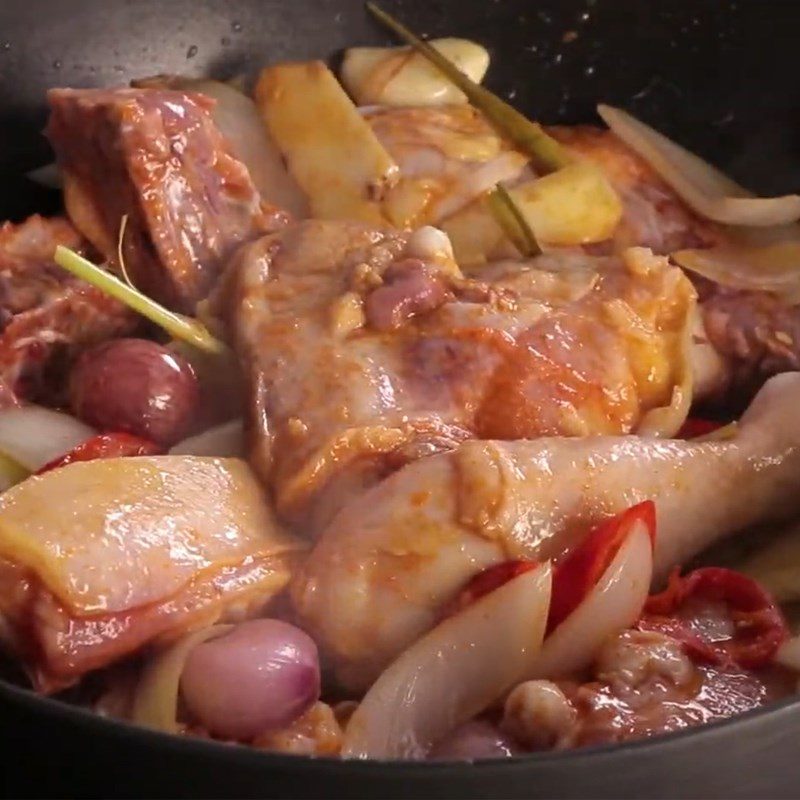 Step 2 Marinate chicken for Spicy Sour Mushroom Chicken Hot Pot