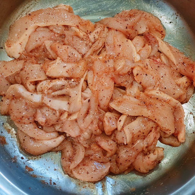 Step 2 Marinate the chicken Dried chicken pieces (recipe shared by users)