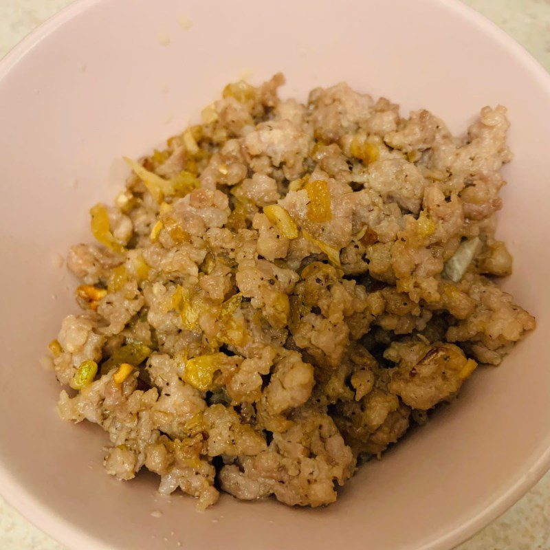 Step 5 Marinate ground meat Dry noodle soup (recipe shared by users)