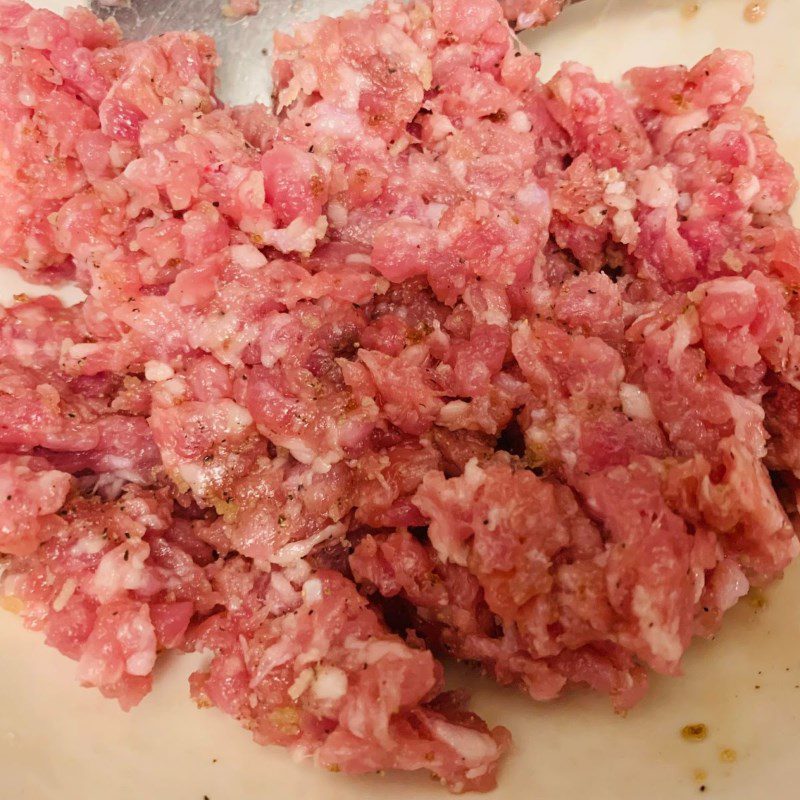 Step 5 Marinate ground meat Dry noodle soup (recipe shared by users)