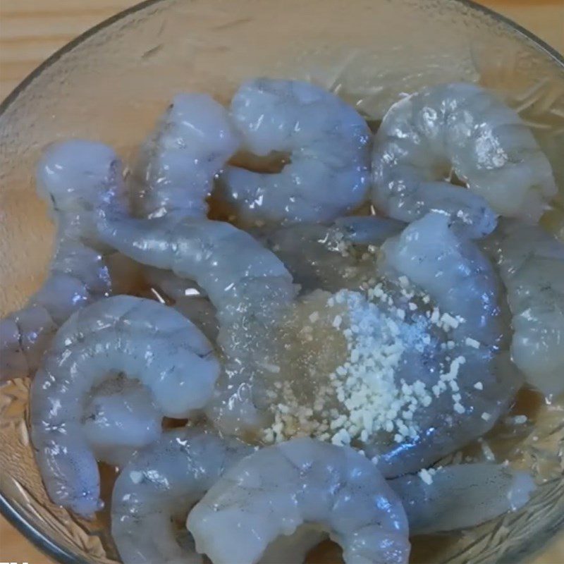 Step 2 Marinate shrimp for Morning Glory Flower Soup