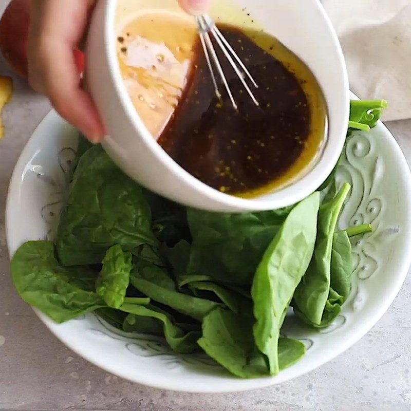Step 4 Mix the salad Peach spinach salad