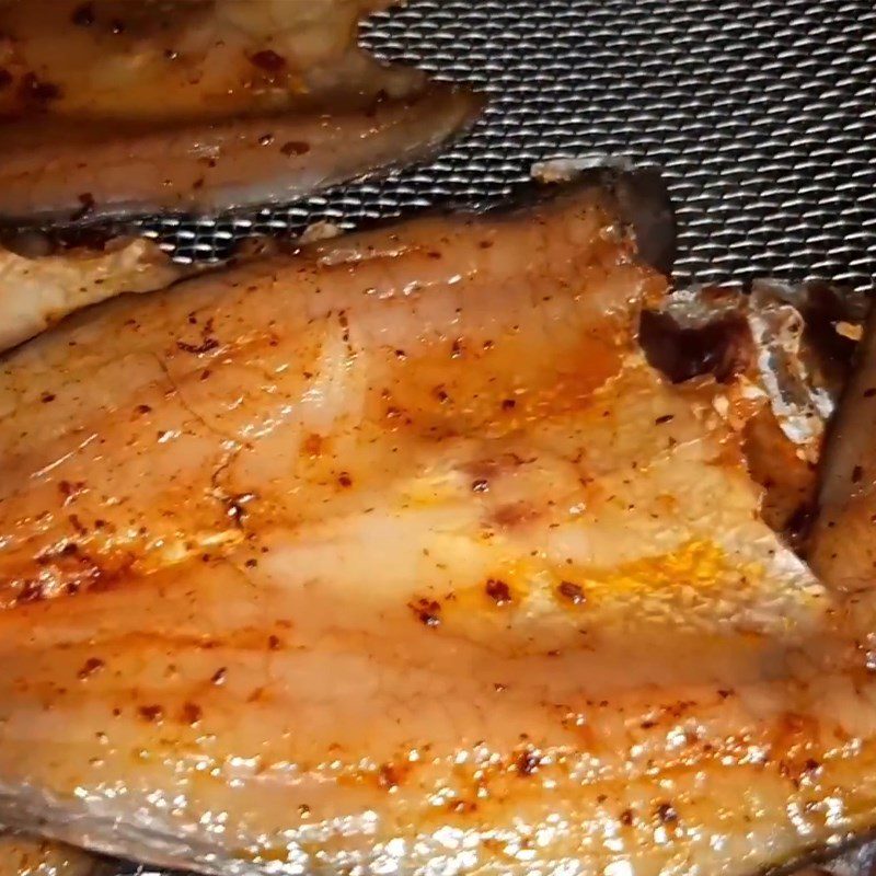 Step 3 Marinate and dry the fish