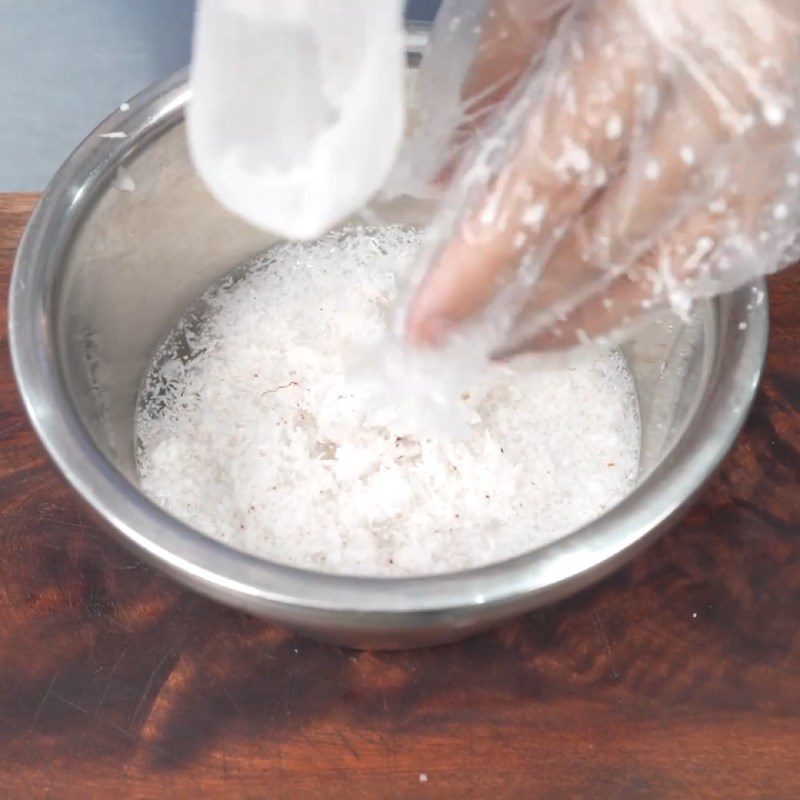Step 2 Squeeze coconut milk Sweet potato banana pudding
