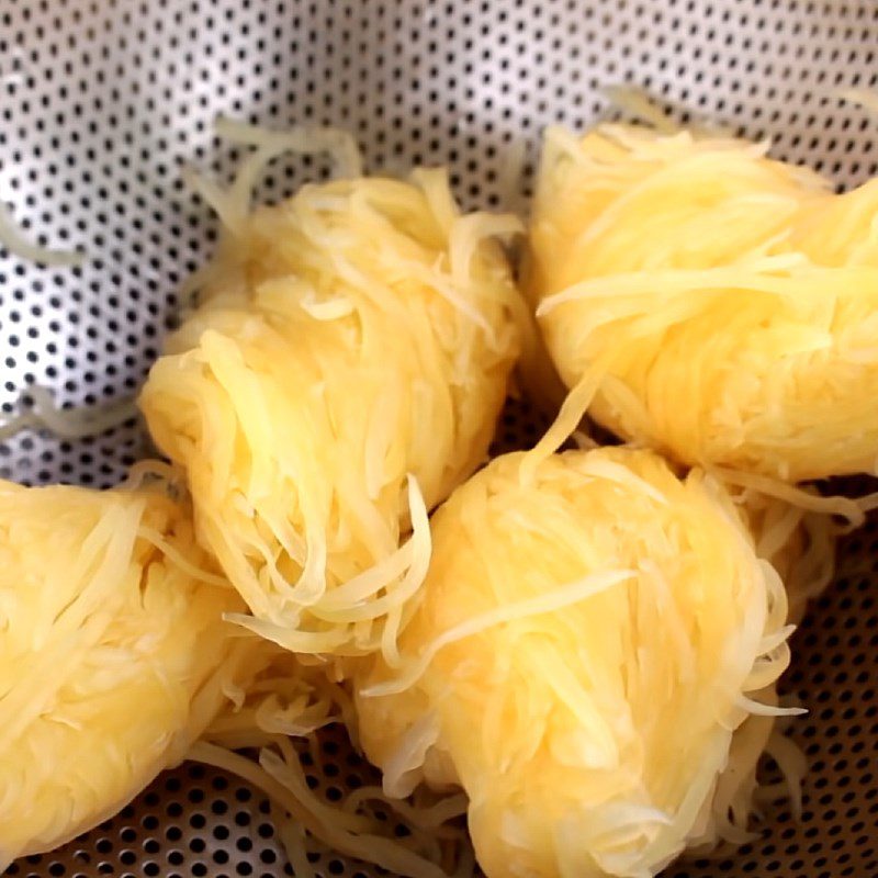 Step 2 Squeeze the Water and Dry the Papaya for Papaya Fermented Fish Sauce