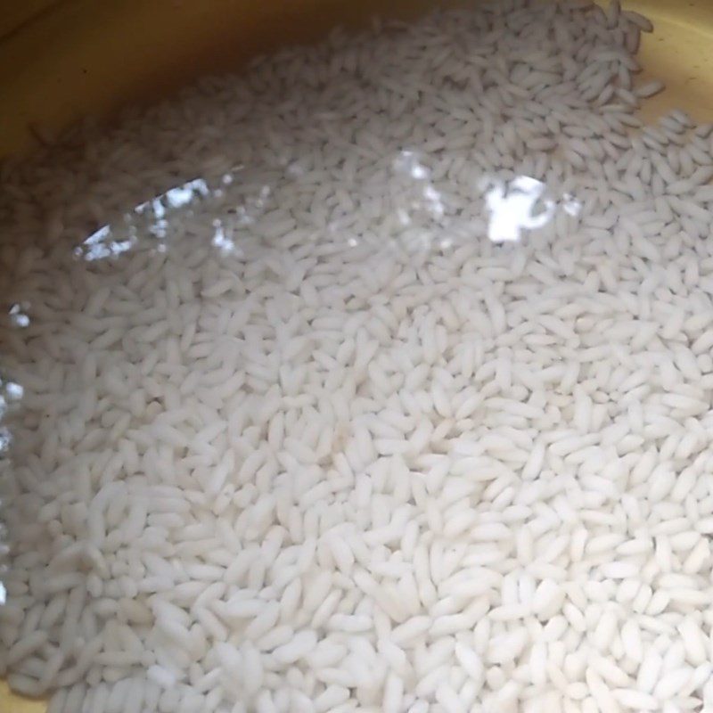Step 1 Wash thoroughly, soak black beans and sticky rice Black Bean Sticky Rice - White Sticky Rice