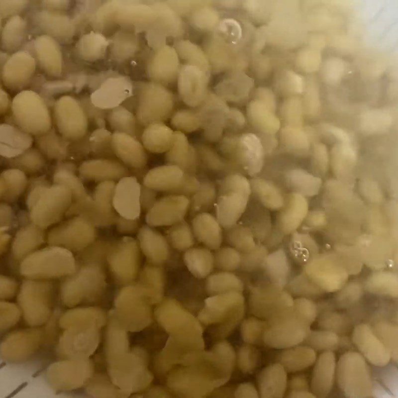 Step 1 Wash and Soak Soybeans for Soybean Pudding