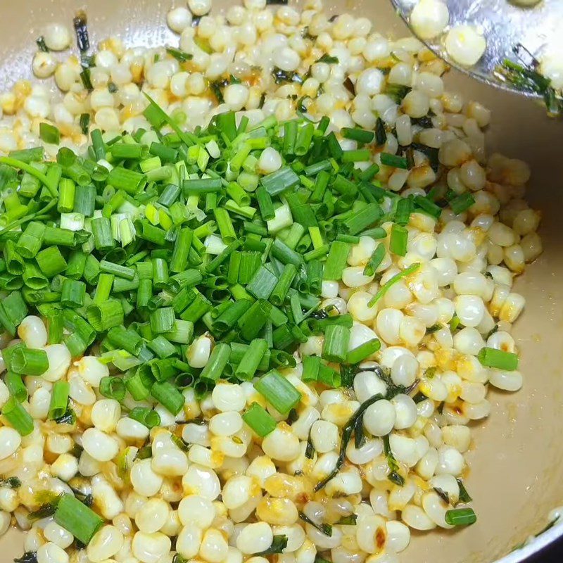 Step 3 Stir-fried corn with scallion oil