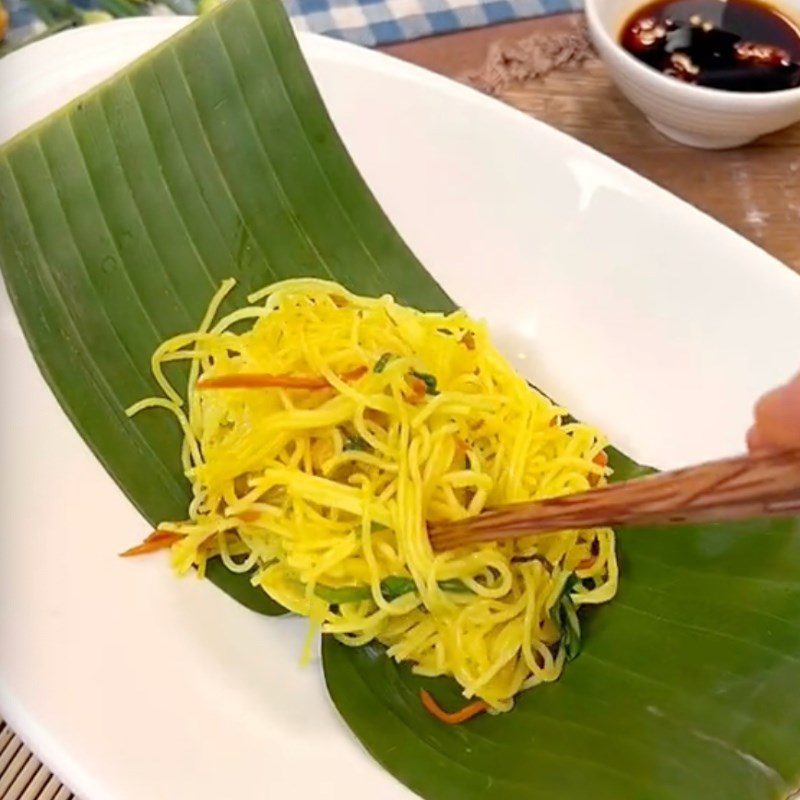 Step 3 Stir-fried noodles with vegetarian turmeric (Recipe shared by Tiktok Vegetarian Kitchen XANH)