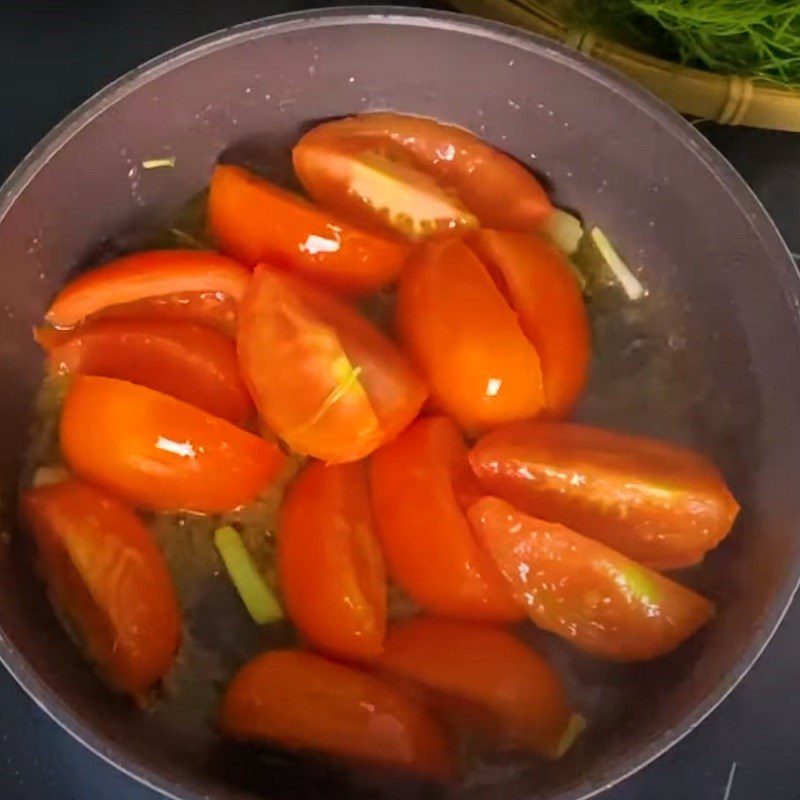 Step 3 Sauté the tomatoes Crab soup with vegetables