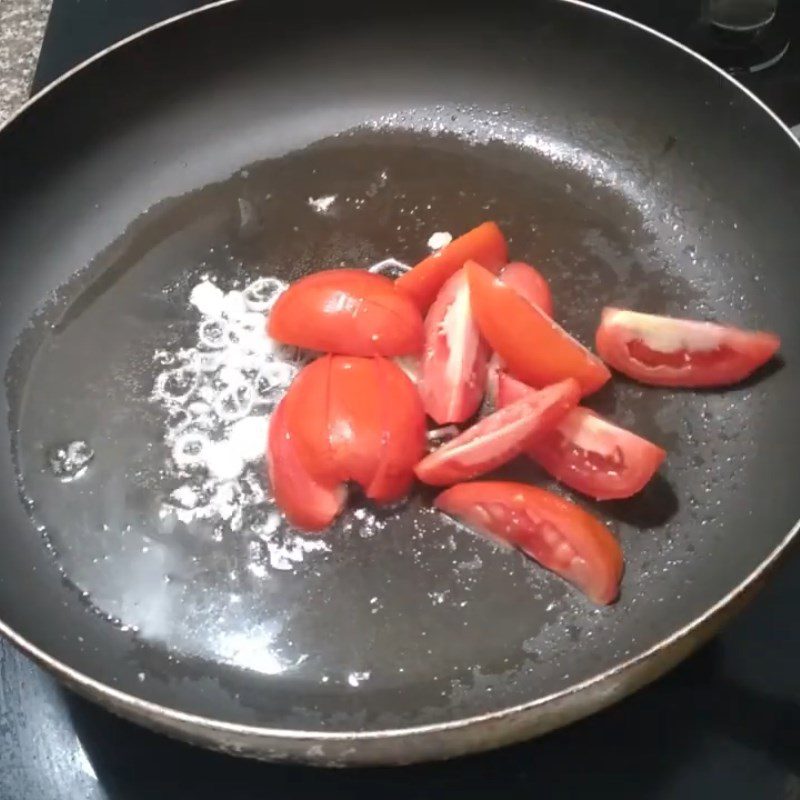 Step 2 Stir-fried tomatoes