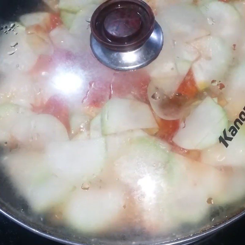 Step 3 Stir-fried tomatoes with kohlrabi Kohlrabi stir-fried with tomatoes