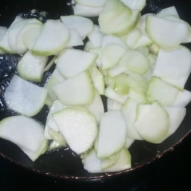 Step 3 Stir-fried tomatoes with kohlrabi Kohlrabi stir-fried with tomatoes