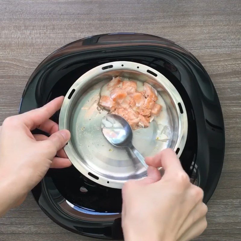 Step 4 Stir-fry salmon and puree vegetables Salmon porridge using a slow cooker