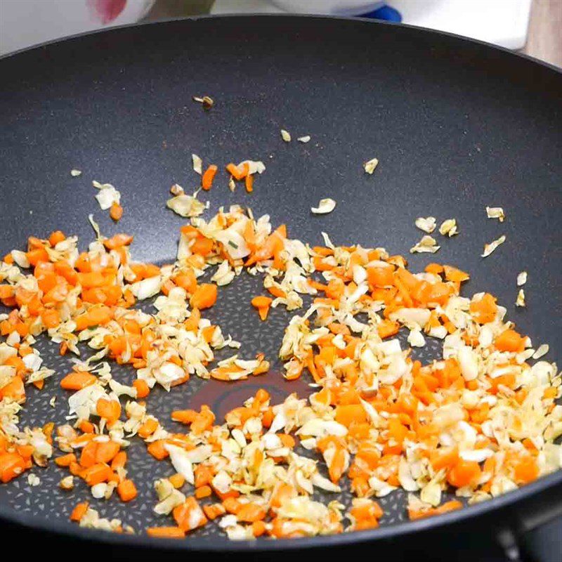 Step 9 Stir-fried carrots and cabbage Vegetarian salty sticky rice