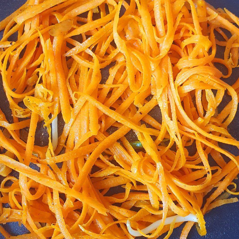 Step 2 Stir-fry the Vegetables for Korean Mixed Rice (recipe shared by users)