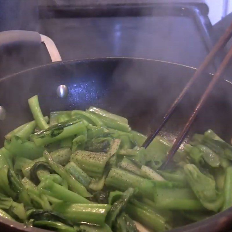 Step 3 Stir-fried mustard greens Stir-fried mustard greens with garlic