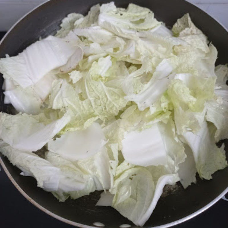 Step 3 Stir-fried cabbage Stir-fried cabbage with pork