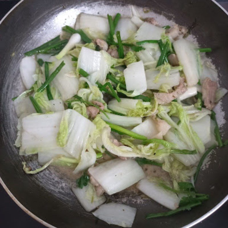 Step 3 Stir-fried cabbage Stir-fried cabbage with pork
