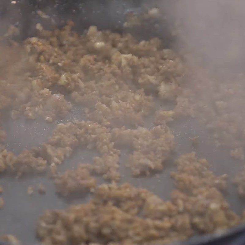 Step 5 Stir-fry the pigeon and mix with rice Pigeon rice