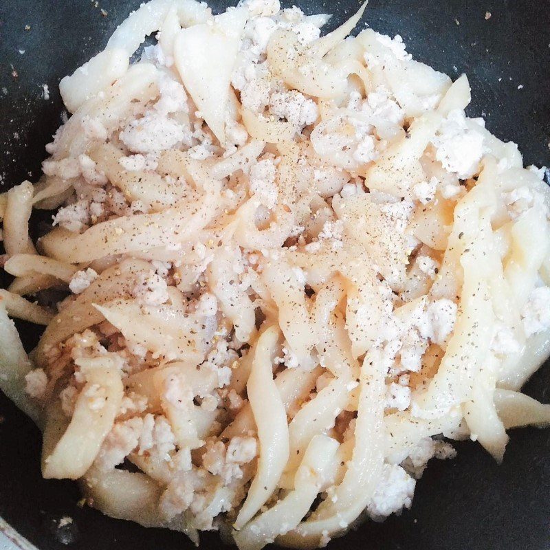 Step 3 Stir-fried pickled radish with minced meat Stir-fried pickled radish with minced meat