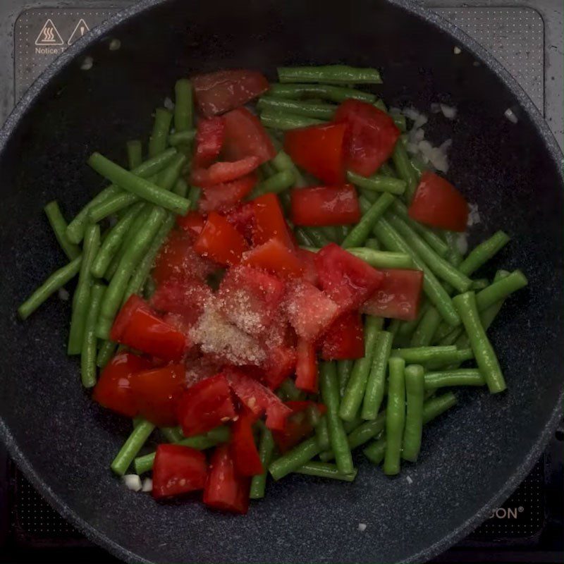Step 2 Stir-fried green beans and tomatoes Stir-fried green beans with tomatoes