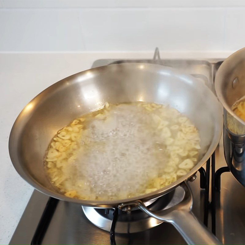 Step 2 Sautéed Garlic Oil Traditional Garlic Oil Spaghetti Aglio e Olio