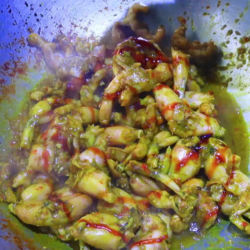 Step 3 Stir-fried Frog Frog stir-fried with lemongrass and turmeric