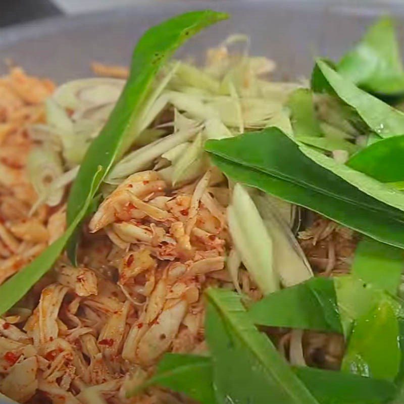 Step 4 Stir-fry chicken for dried chicken using a microwave
