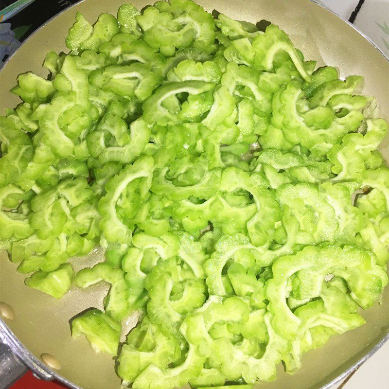 Step 2 Stir-fry Bitter Melon with Pork Bitter Melon Stir-fried with Pork