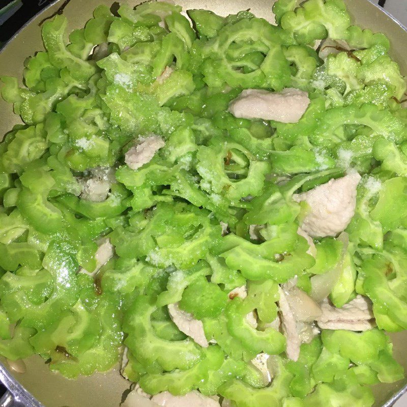 Step 2 Stir-fry Bitter Melon with Pork Bitter Melon Stir-fried with Pork