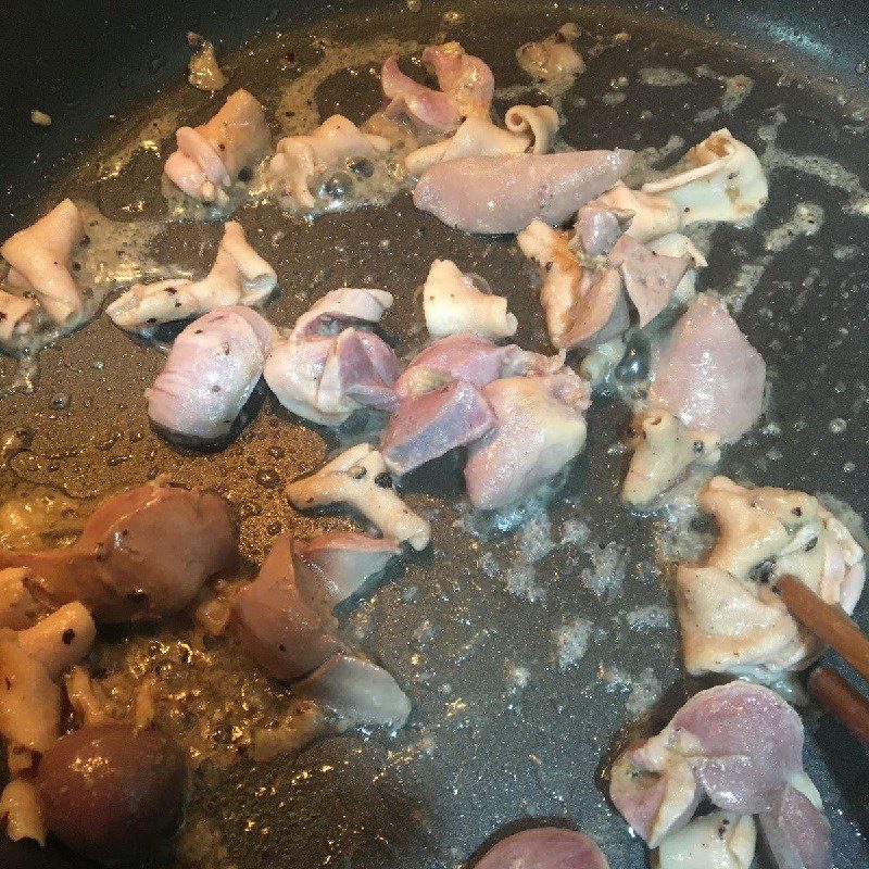 Step 2 Stir-fried chicken innards with bok choy Stir-fried bok choy with chicken innards