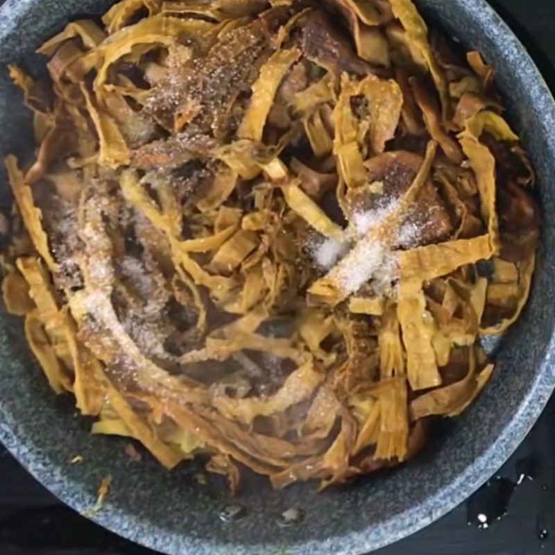 Step 3 Stir-fried bamboo shoots with chicken vermicelli