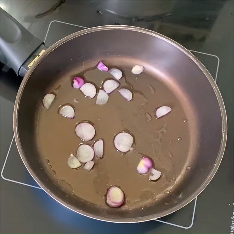 Step 6 Stir-frying mushrooms for Chao Tieu