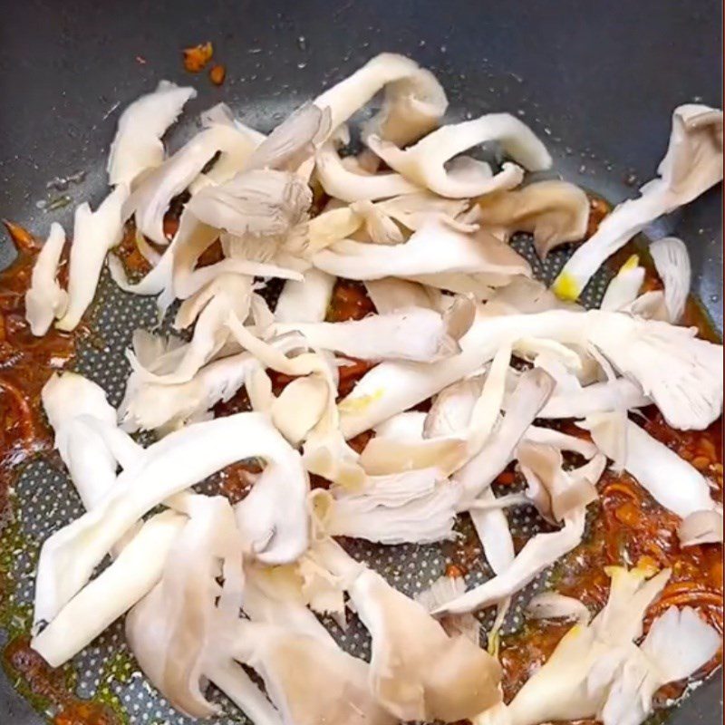 Step 2 Sauté the mushrooms for Vegan Turmeric Noodles (Recipe shared by Tiktok Vegan Kitchen XANH)