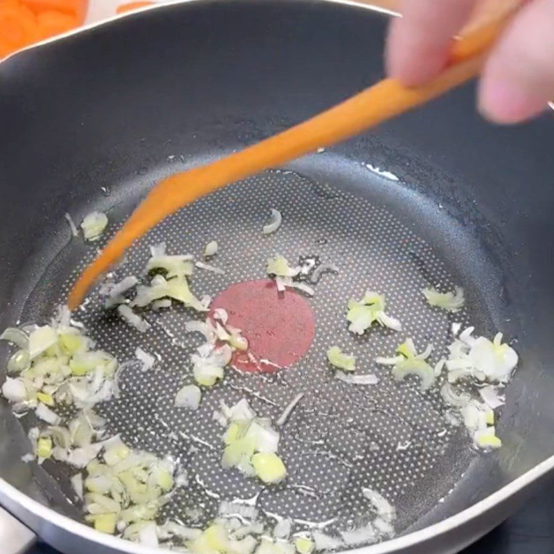 Step 3 Sautéed mushrooms Vegetarian sticky rice (Recipe shared by Tiktok Vegetarian Kitchen XANH)