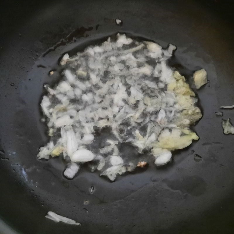 Step 2 Stir-fried straw mushrooms Steamed tofu with mushrooms