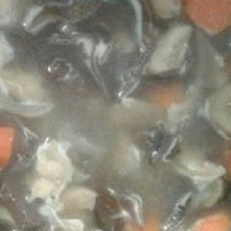 Step 3 Sauté the ingredients Chicken cooked with pork skin