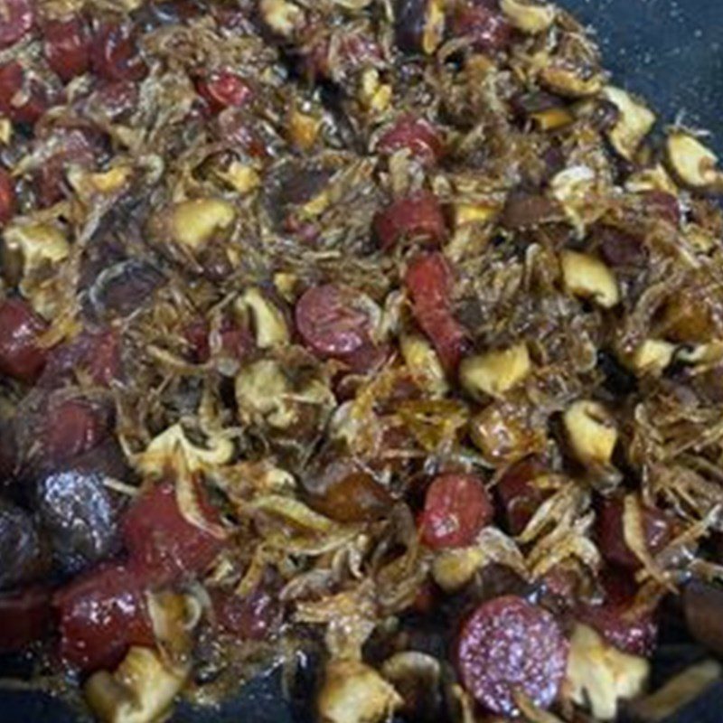 Step 2 Stir-fry sticky rice filling with pork floss and sausage
