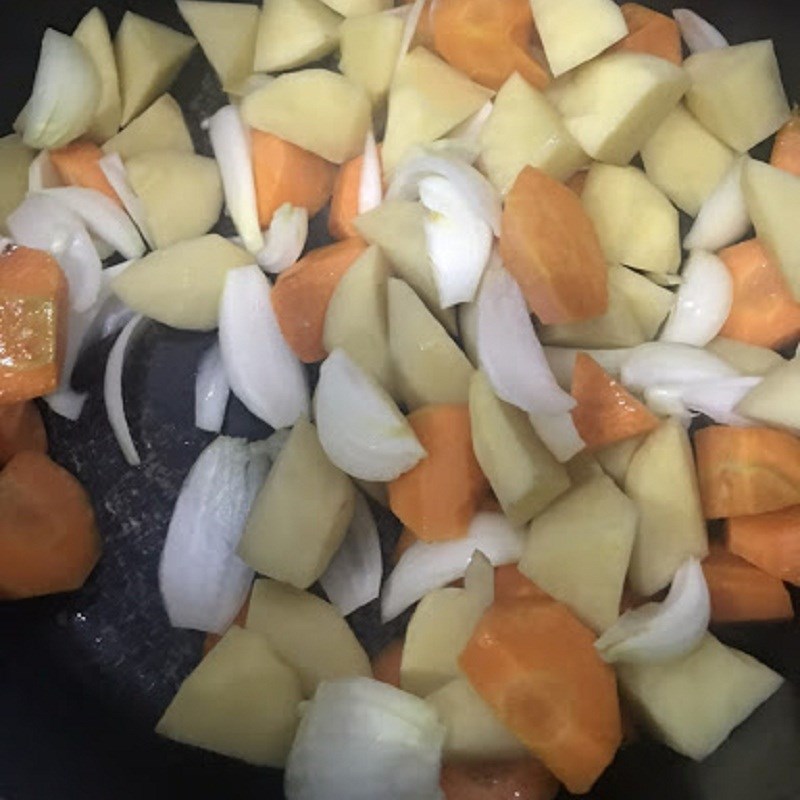 Step 3 Sauté vegetables Japanese curry rice