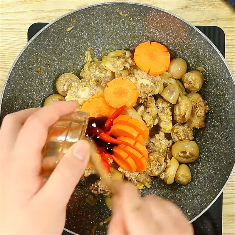 Step 2 Sauté the pig tail for Herbal Pig Tail Hotpot