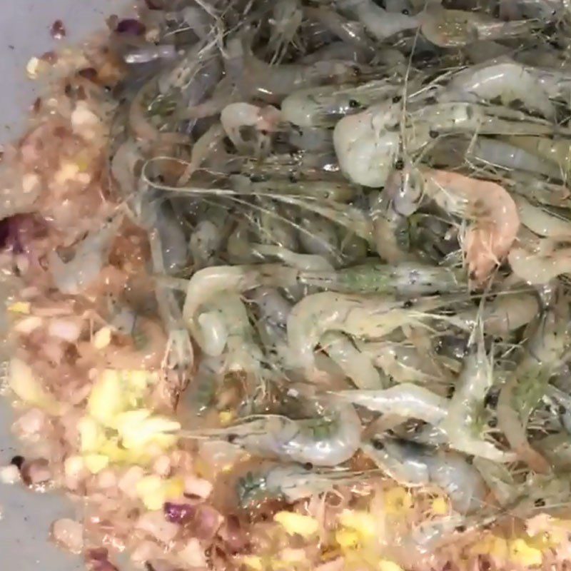 Step 3 Stir-fry shrimp for Papaya Shrimp Salad