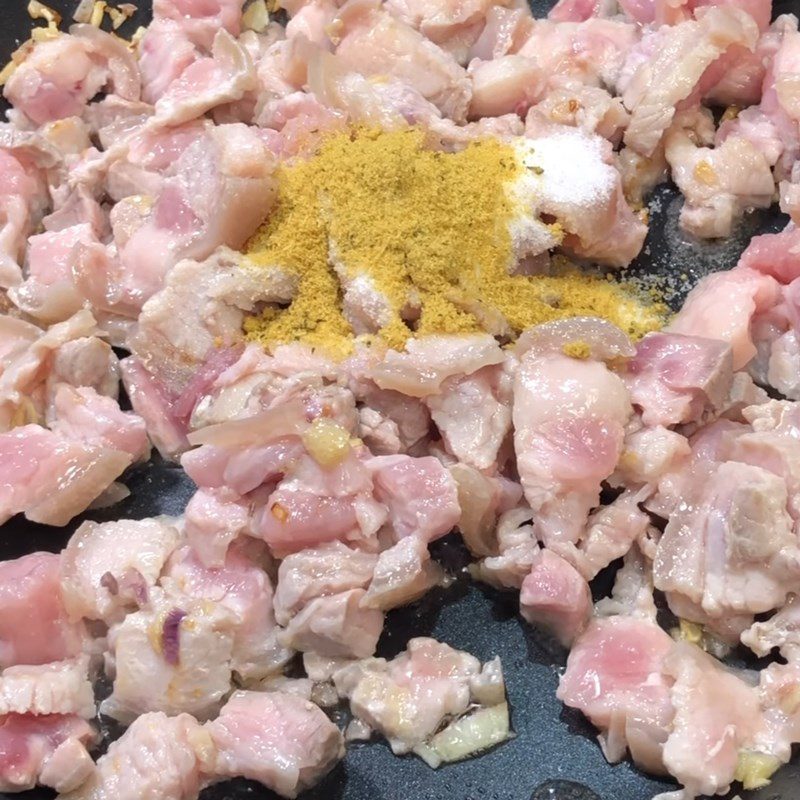 Step 2 Stir-fry meat Mackerel fish sauce with pork belly
