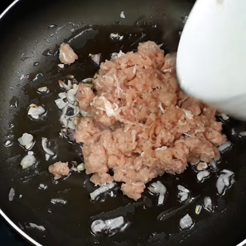Step 4 Sauté ground meat Sweet and sour noodle salad