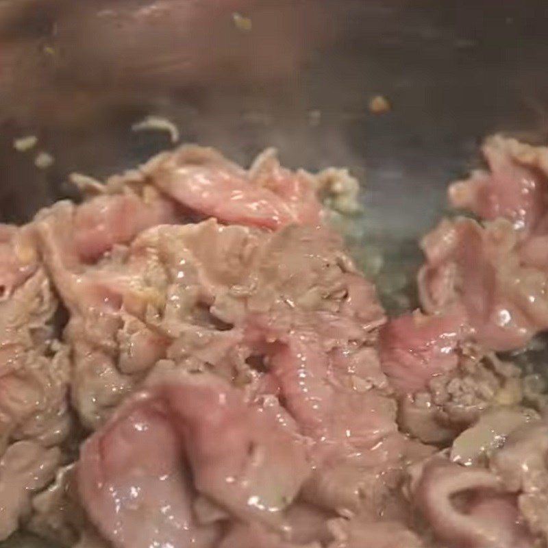 Step 2 Sauté the beef for Beef and Enoki Mushroom Soup