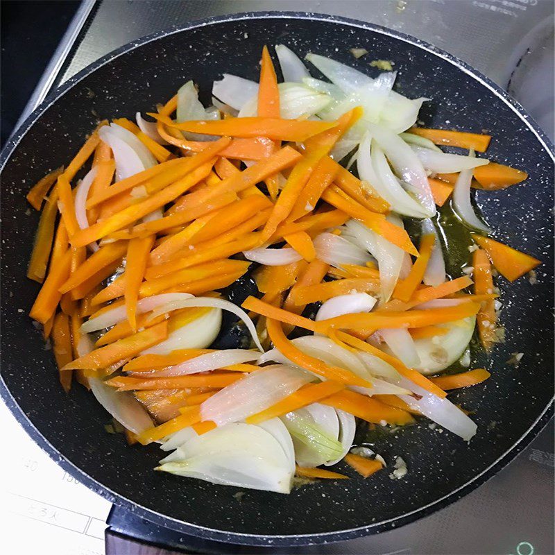 Step 3 Stir-fried beef with carrots Stir-fried beef with carrots