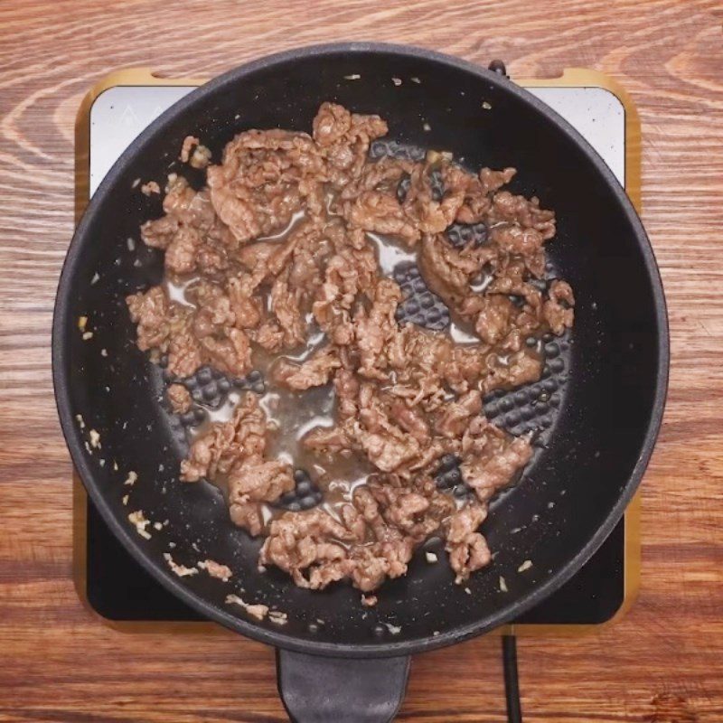 Step 4 Stir-fried beef and fried egg Korean mixed rice